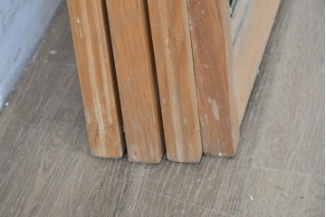 ヴィンテージ建具　昭和後期　シンプルな升目デザインの擦り上げ雪見障子戸4枚セット　(R-086584)