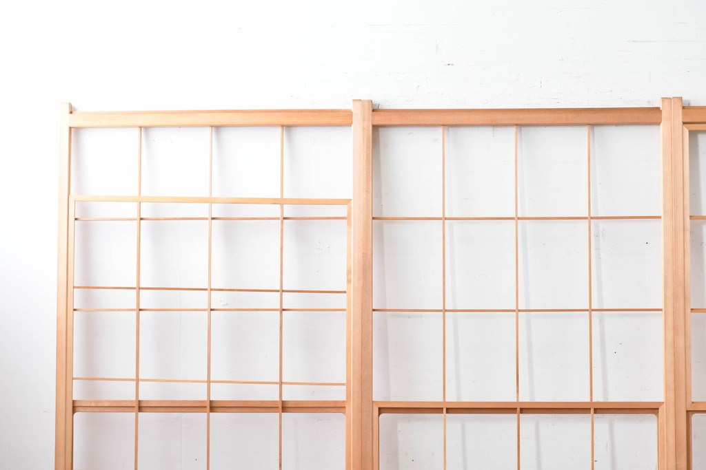 ヴィンテージ建具　昭和後期　明るい木色とすっきりとした格子が魅力の擦り上げ雪見障子戸4枚セット　(R-086585)