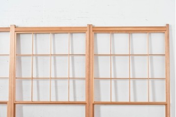 ヴィンテージ建具　昭和後期　明るい木色とすっきりとした格子が魅力の擦り上げ雪見障子戸4枚セット　(R-086585)