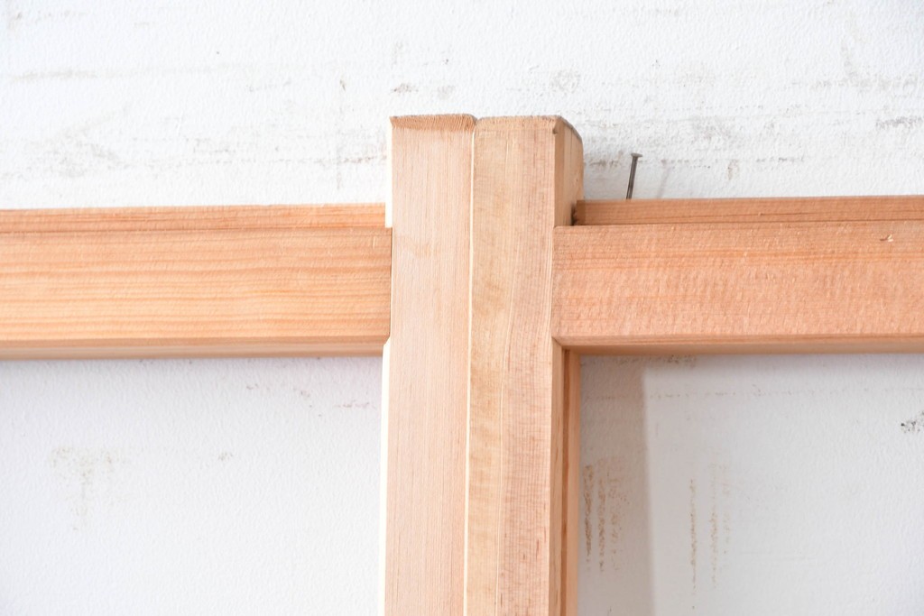 ヴィンテージ建具　昭和後期　明るい木色とすっきりとした格子が魅力の擦り上げ雪見障子戸4枚セット　(R-086585)