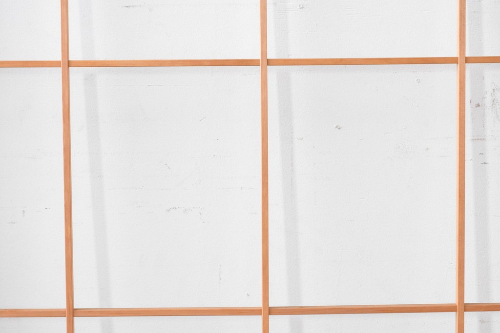 ヴィンテージ建具　昭和後期　明るい木色とすっきりとした格子が魅力の擦り上げ雪見障子戸4枚セット　(R-086585)