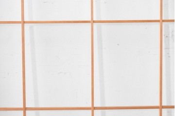 ヴィンテージ建具　昭和後期　明るい木色とすっきりとした格子が魅力の擦り上げ雪見障子戸4枚セット　(R-086585)