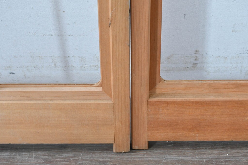 ヴィンテージ建具　昭和後期　明るい木色とすっきりとした格子が魅力の擦り上げ雪見障子戸4枚セット　(R-086585)