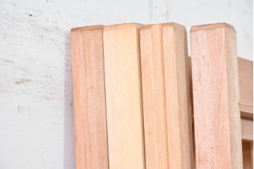 ヴィンテージ建具　昭和後期　明るい木色とすっきりとした格子が魅力の擦り上げ雪見障子戸4枚セット　(R-086585)