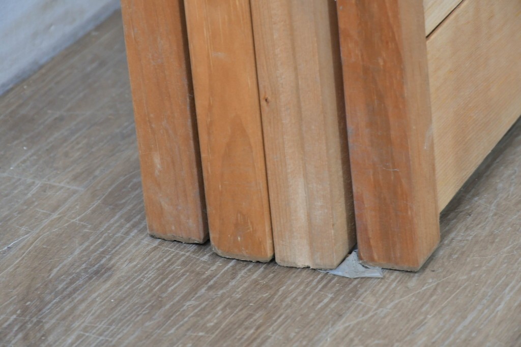 ヴィンテージ建具　昭和後期　明るい木色とすっきりとした格子が魅力の擦り上げ雪見障子戸4枚セット　(R-086585)