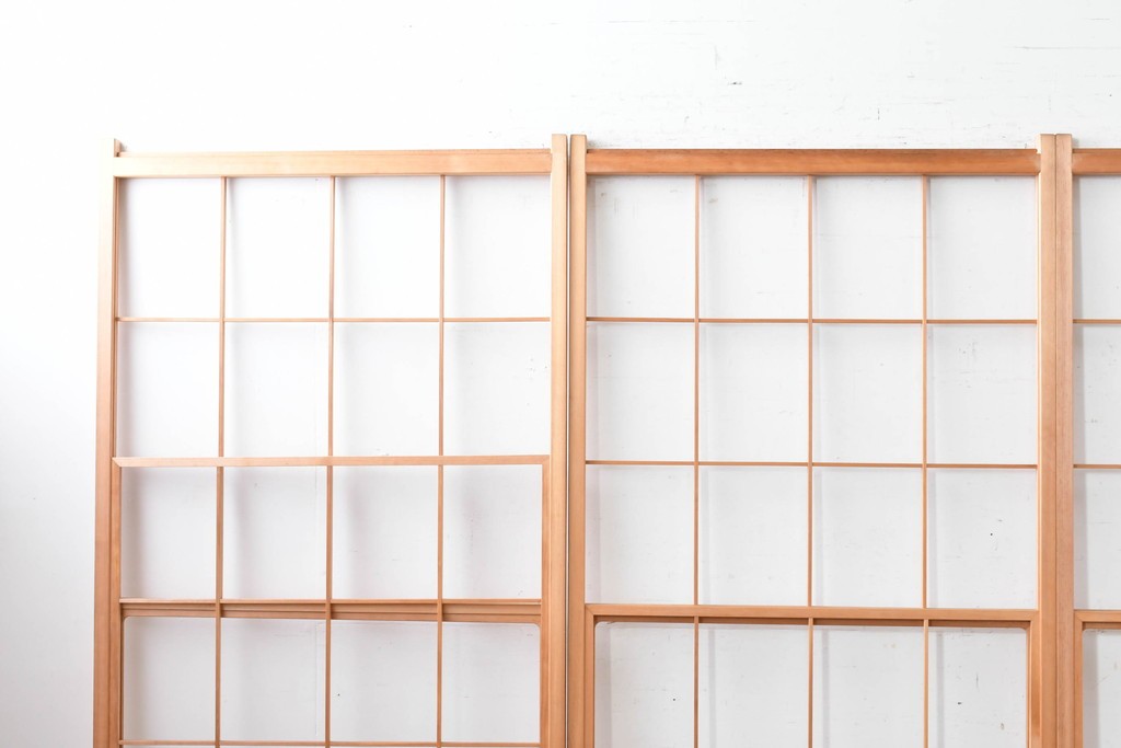ヴィンテージ建具　昭和後期　明るい木色とすっきりとした格子が魅力の擦り上げ雪見障子戸4枚セット　(R-086586)