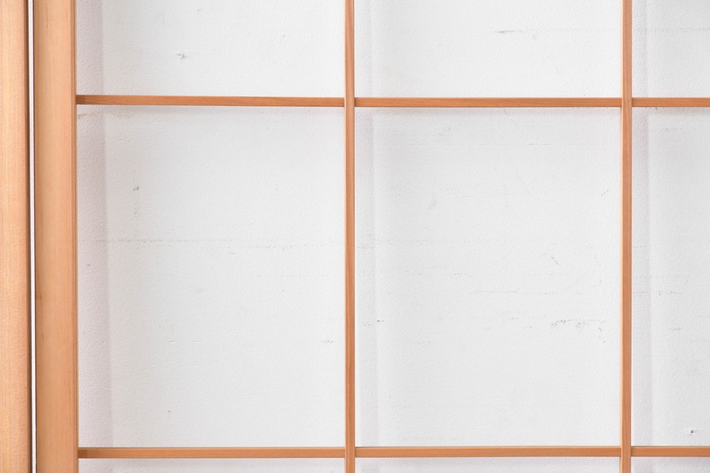 ヴィンテージ建具　昭和後期　明るい木色とすっきりとした格子が魅力の擦り上げ雪見障子戸4枚セット　(R-086586)