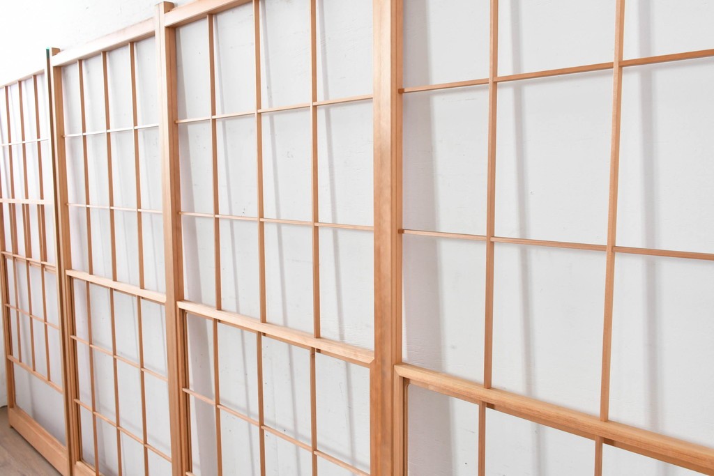 ヴィンテージ建具　昭和後期　明るい木色とすっきりとした格子が魅力の擦り上げ雪見障子戸4枚セット　(R-086586)