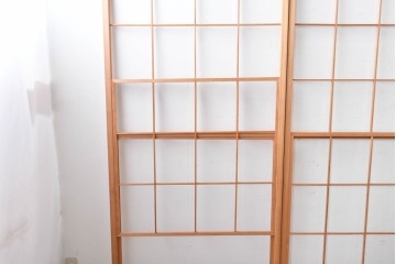 ヴィンテージ建具　昭和後期　明るい木色とすっきりとした格子が魅力の擦り上げ雪見障子戸4枚セット　(R-086586)