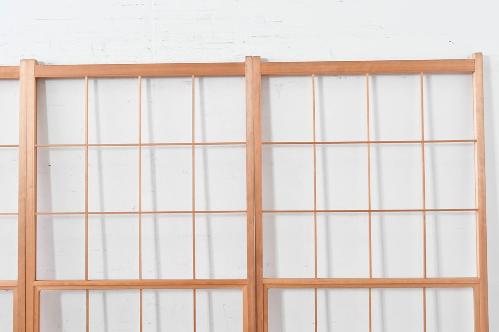 ヴィンテージ建具　昭和後期　明るい木色とすっきりとした格子が魅力の擦り上げ雪見障子戸4枚セット　(R-086586)