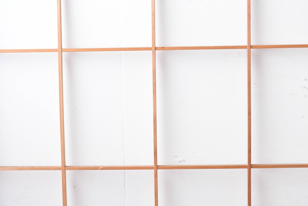 ヴィンテージ建具　昭和後期　明るい木色とすっきりとした格子が魅力の擦り上げ雪見障子戸4枚セット　(R-086587)