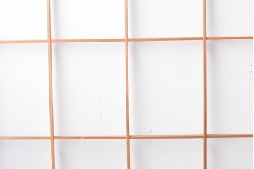 ヴィンテージ建具　昭和後期　明るい木色とすっきりとした格子が魅力の擦り上げ雪見障子戸4枚セット　(R-086587)