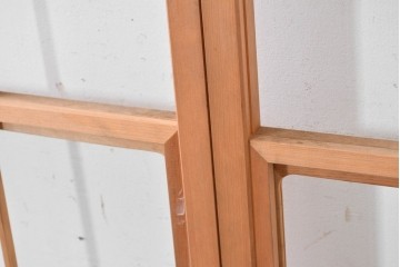 ヴィンテージ建具　昭和後期　明るい木色とすっきりとした格子が魅力の擦り上げ雪見障子戸4枚セット　(R-086587)