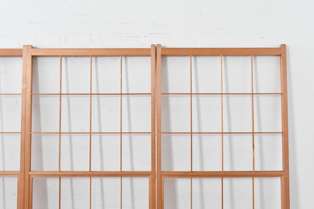 ヴィンテージ建具　昭和後期　明るい木色とすっきりとした格子が魅力の擦り上げ雪見障子戸4枚セット　(R-086587)