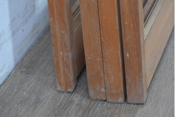 ヴィンテージ建具　昭和後期　明るい木色とすっきりとした格子が魅力の擦り上げ雪見障子戸4枚セット　(R-086587)