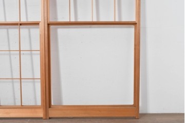 ヴィンテージ建具　昭和後期　明るい木色とすっきりとした格子が魅力の擦り上げ雪見障子戸4枚セット　(R-086588)