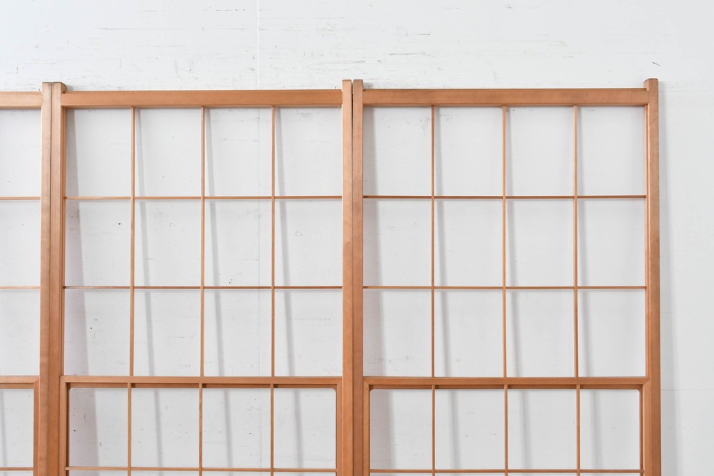 ヴィンテージ建具　昭和後期　明るい木色とすっきりとした格子が魅力の擦り上げ雪見障子戸4枚セット　(R-086588)
