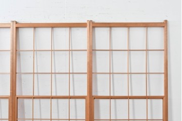 ヴィンテージ建具　昭和後期　明るい木色とすっきりとした格子が魅力の擦り上げ雪見障子戸4枚セット　(R-086588)