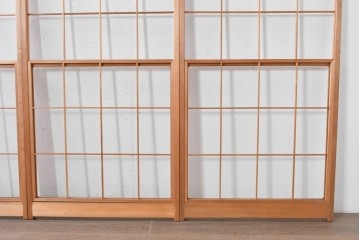 ヴィンテージ建具　昭和後期　明るい木色とすっきりとした格子が魅力の擦り上げ雪見障子戸4枚セット　(R-086588)
