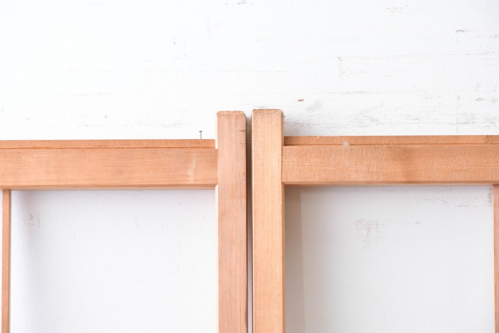 ヴィンテージ建具　昭和後期　明るい木色とすっきりとした格子が魅力の擦り上げ雪見障子戸4枚セット　(R-086588)