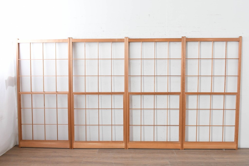 ヴィンテージ建具　昭和後期　明るい木色とすっきりとした格子が魅力の擦り上げ雪見障子戸4枚セット　(R-086588)