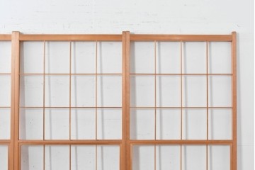 ヴィンテージ建具　昭和後期　明るい木色とすっきりとした格子が魅力の擦り上げ雪見障子戸4枚セット　(R-086588)