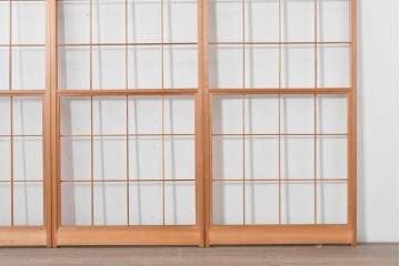 ヴィンテージ建具　昭和後期　明るい木色とすっきりとした格子が魅力の擦り上げ雪見障子戸4枚セット　(R-086588)
