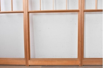 ヴィンテージ建具　昭和後期　明るい木色とすっきりとした格子が魅力の擦り上げ雪見障子戸4枚セット　(R-086589)