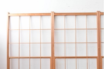 ヴィンテージ建具　昭和後期　明るい木色とすっきりとした格子が魅力の擦り上げ雪見障子戸4枚セット　(R-086589)