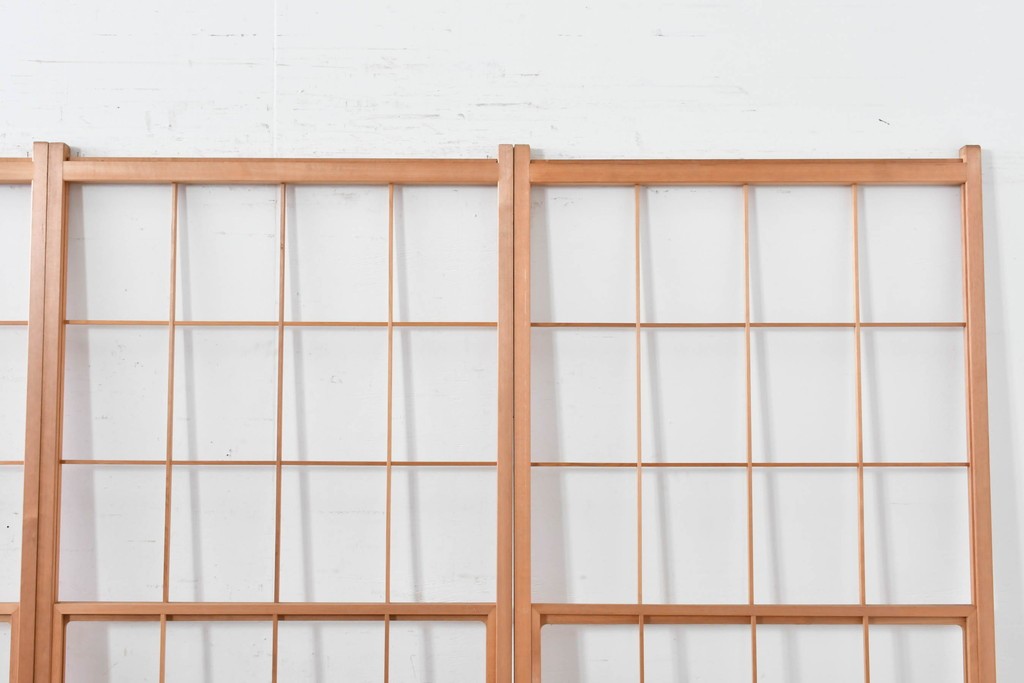 ヴィンテージ建具　昭和後期　明るい木色とすっきりとした格子が魅力の擦り上げ雪見障子戸4枚セット　(R-086589)
