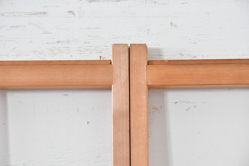 ヴィンテージ建具　昭和後期　明るい木色とすっきりとした格子が魅力の擦り上げ雪見障子戸4枚セット　(R-086589)