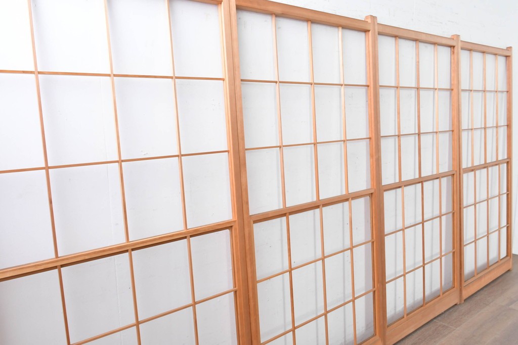 ヴィンテージ建具　昭和後期　明るい木色とすっきりとした格子が魅力の擦り上げ雪見障子戸4枚セット　(R-086589)