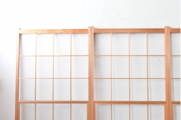 ヴィンテージ建具　昭和後期　明るい木色とすっきりとした格子が魅力の擦り上げ雪見障子戸4枚セット　(R-086589)