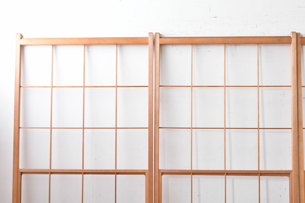 ヴィンテージ建具　昭和後期　明るい木色とすっきりとした格子が魅力の擦り上げ雪見障子戸4枚セット　(R-086590)