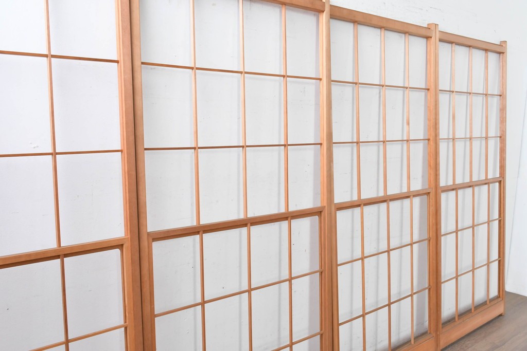 ヴィンテージ建具　昭和後期　明るい木色とすっきりとした格子が魅力の擦り上げ雪見障子戸4枚セット　(R-086590)