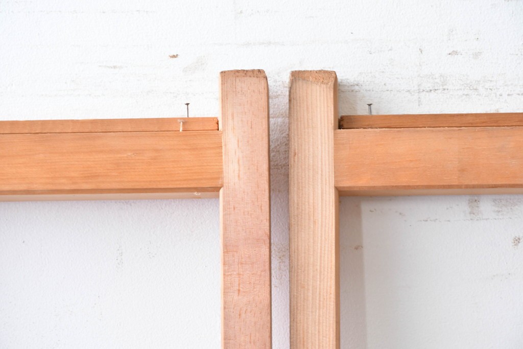 ヴィンテージ建具　昭和後期　明るい木色とすっきりとした格子が魅力の擦り上げ雪見障子戸4枚セット　(R-086590)