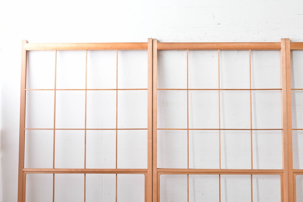 ヴィンテージ建具　昭和後期　明るい木色とすっきりとした格子が魅力の擦り上げ雪見障子戸4枚セット　(R-086590)