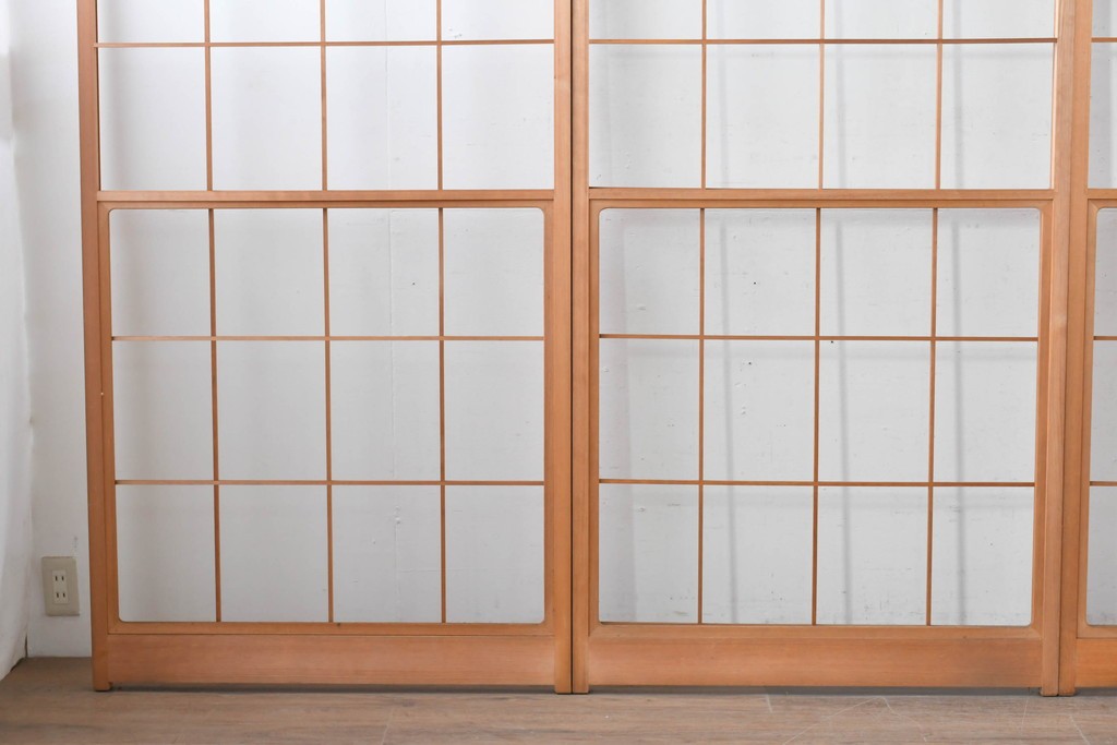 ヴィンテージ建具　昭和後期　明るい木色とすっきりとした格子が魅力の擦り上げ雪見障子戸4枚セット　(R-086590)
