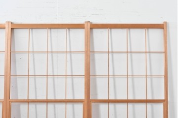 ヴィンテージ建具　昭和後期　明るい木色とすっきりとした格子が魅力の擦り上げ雪見障子戸4枚セット　(R-086590)