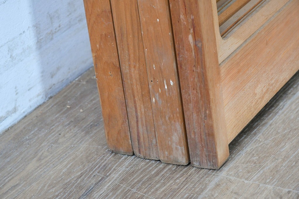 ヴィンテージ建具　昭和後期　明るい木色とすっきりとした格子が魅力の擦り上げ雪見障子戸4枚セット　(R-086590)