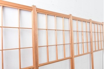 ヴィンテージ建具　昭和後期　明るい木色とすっきりとした格子が魅力の擦り上げ雪見障子戸4枚セット　(R-086591)