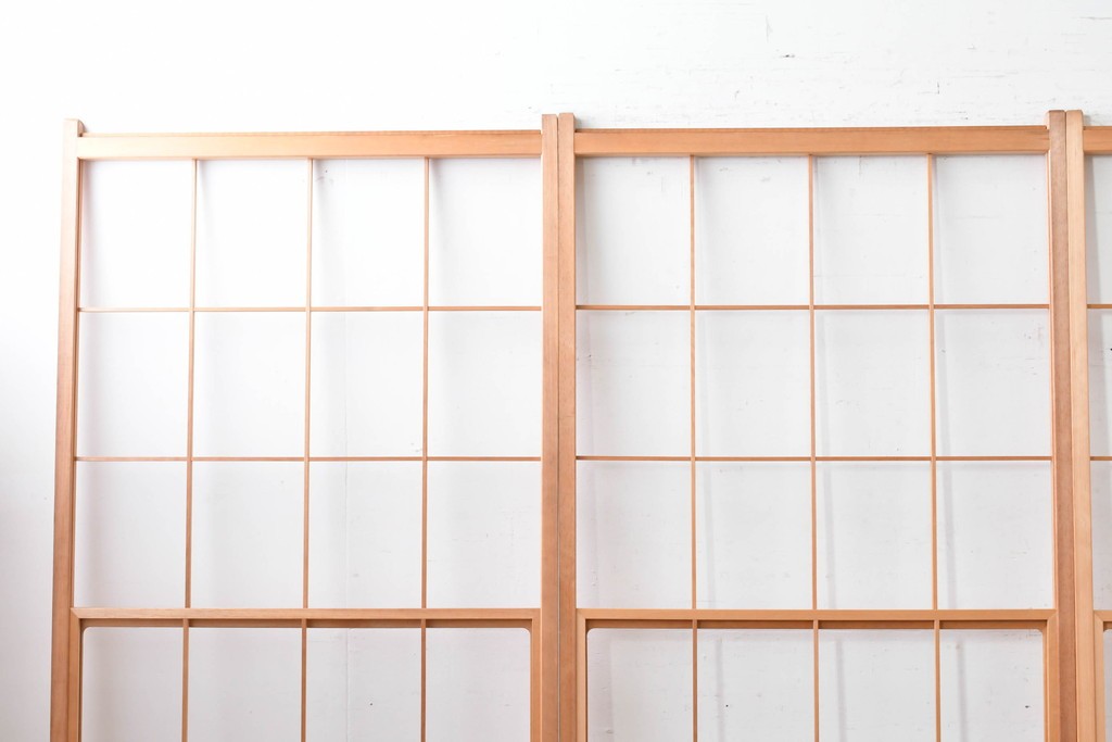 ヴィンテージ建具　昭和後期　明るい木色とすっきりとした格子が魅力の擦り上げ雪見障子戸4枚セット　(R-086591)