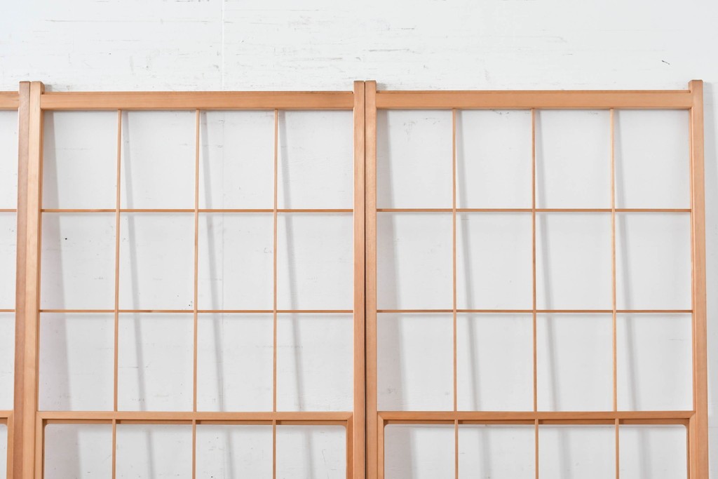ヴィンテージ建具　昭和後期　明るい木色とすっきりとした格子が魅力の擦り上げ雪見障子戸4枚セット　(R-086591)