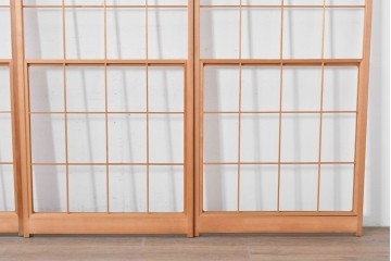 ヴィンテージ建具　昭和後期　明るい木色とすっきりとした格子が魅力の擦り上げ雪見障子戸4枚セット　(R-086591)