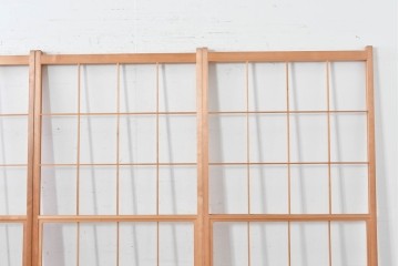 ヴィンテージ建具　昭和後期　明るい木色とすっきりとした格子が魅力の擦り上げ雪見障子戸4枚セット　(R-086591)
