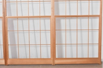 ヴィンテージ建具　昭和後期　明るい木色とすっきりとした格子が魅力の擦り上げ雪見障子戸4枚セット　(R-086591)