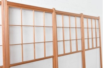 ヴィンテージ建具　昭和後期　明るい木色とすっきりとした格子が魅力の擦り上げ雪見障子戸4枚セット　(R-086592)
