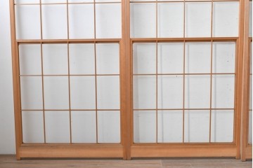ヴィンテージ建具　昭和後期　明るい木色とすっきりとした格子が魅力の擦り上げ雪見障子戸4枚セット　(R-086592)