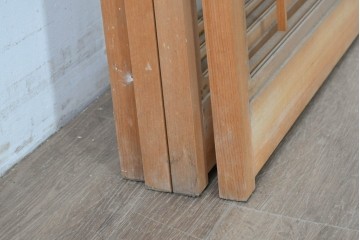 ヴィンテージ建具　昭和後期　明るい木色とすっきりとした格子が魅力の擦り上げ雪見障子戸4枚セット　(R-086592)