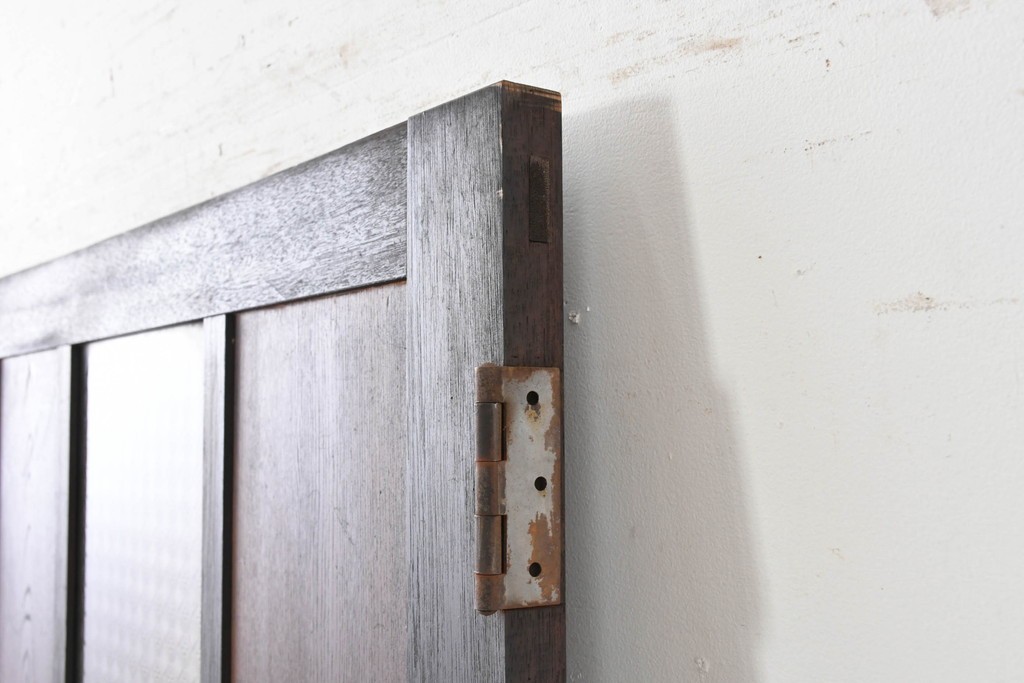 アンティーク建具　昭和初期　大正ロマン　繊細な模様が浮かぶプレスガラス入りの木製ドア1枚　(R-086593)